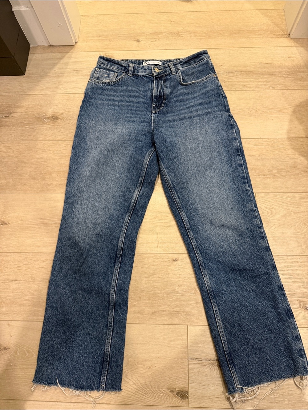Zara Straight-Leg Women’s Jeans in Medium Blue Wash